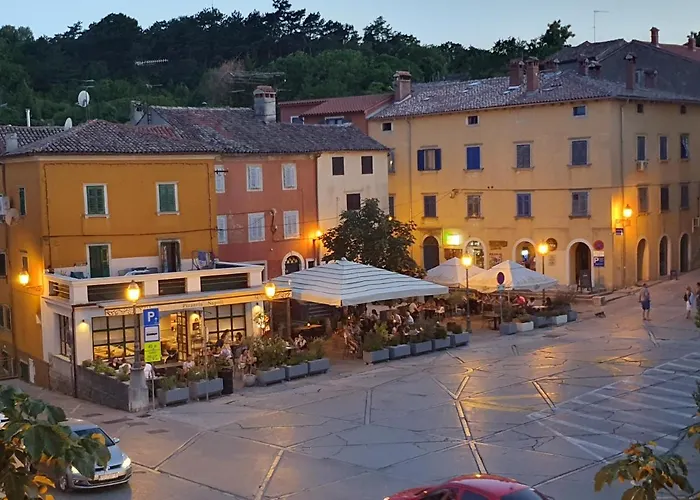 Cozy Studio Apartment Leprin In Labin Old Town